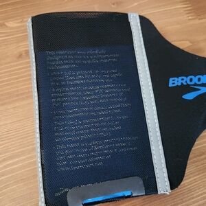 Brooks Black Armband